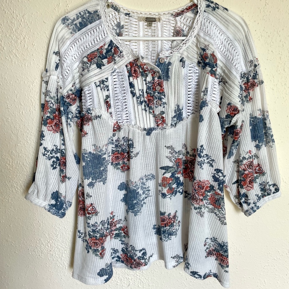 🌸Gimmicks Waffle Knit Floral Blouse